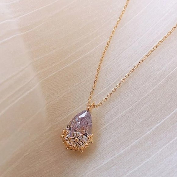 Jewelry - 18k GOLD LE FLEUR NECKLACE